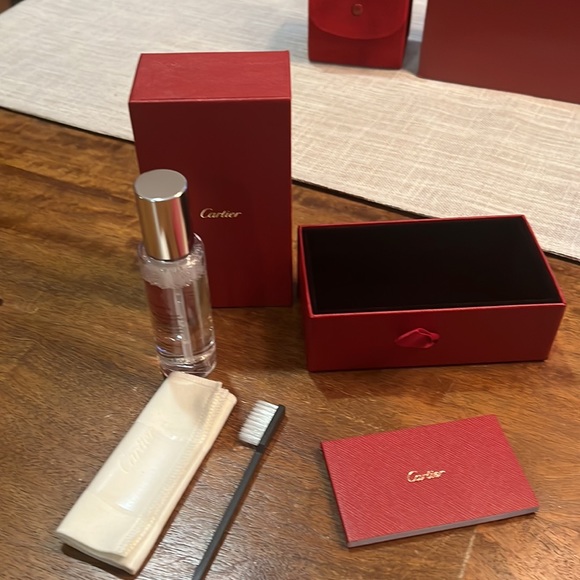 Cartier - Picture 3 of 5